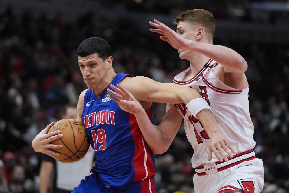 赛场上更加 赛场上更加