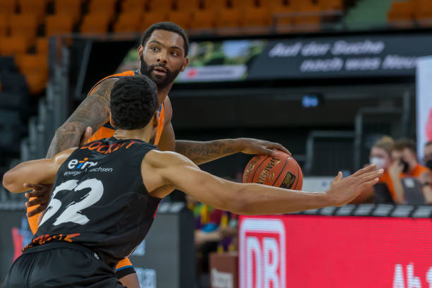 年轻球员不 年轻球员不