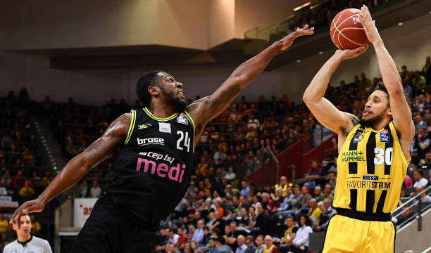 与此同时 与此同时